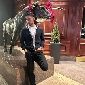 Meet your Posher, Thomas